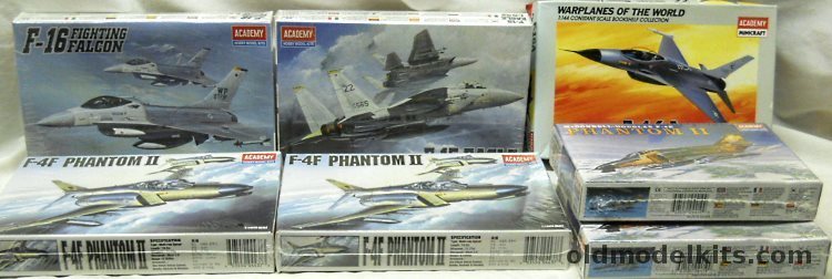 Academy 1/144 (2) F-4F Phantom II / (2) F-4E Phantom II / (2) F-16 Fighting Falcons / F-15Eagle plastic model kit